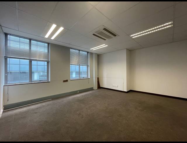 1,971M² OFFICE TO LET IN SANDTON CENTRAL